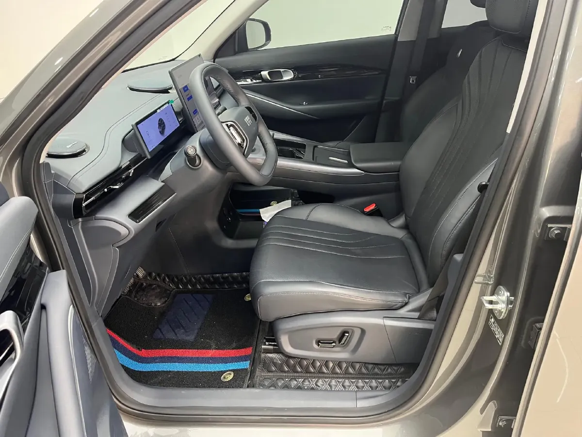 2024 Geely Emgrand L HiP 1.5T 181HP L4 3DHT PHEV 15.5KWH,autocango,china used car exporter,china ev exporter,chinese used car exporter,chinese used ev exporter