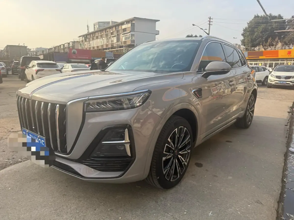2023 HongQi HS5 2.0T 252HP L4 8AT