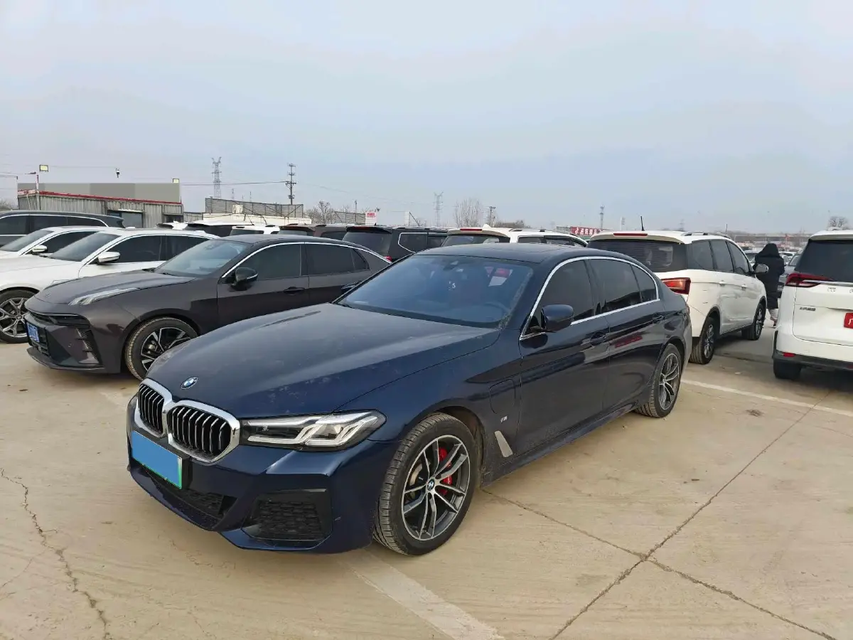 2021 BMW 5 Series 2.0T 184HP L4 8AT PHEV 17.7KWH