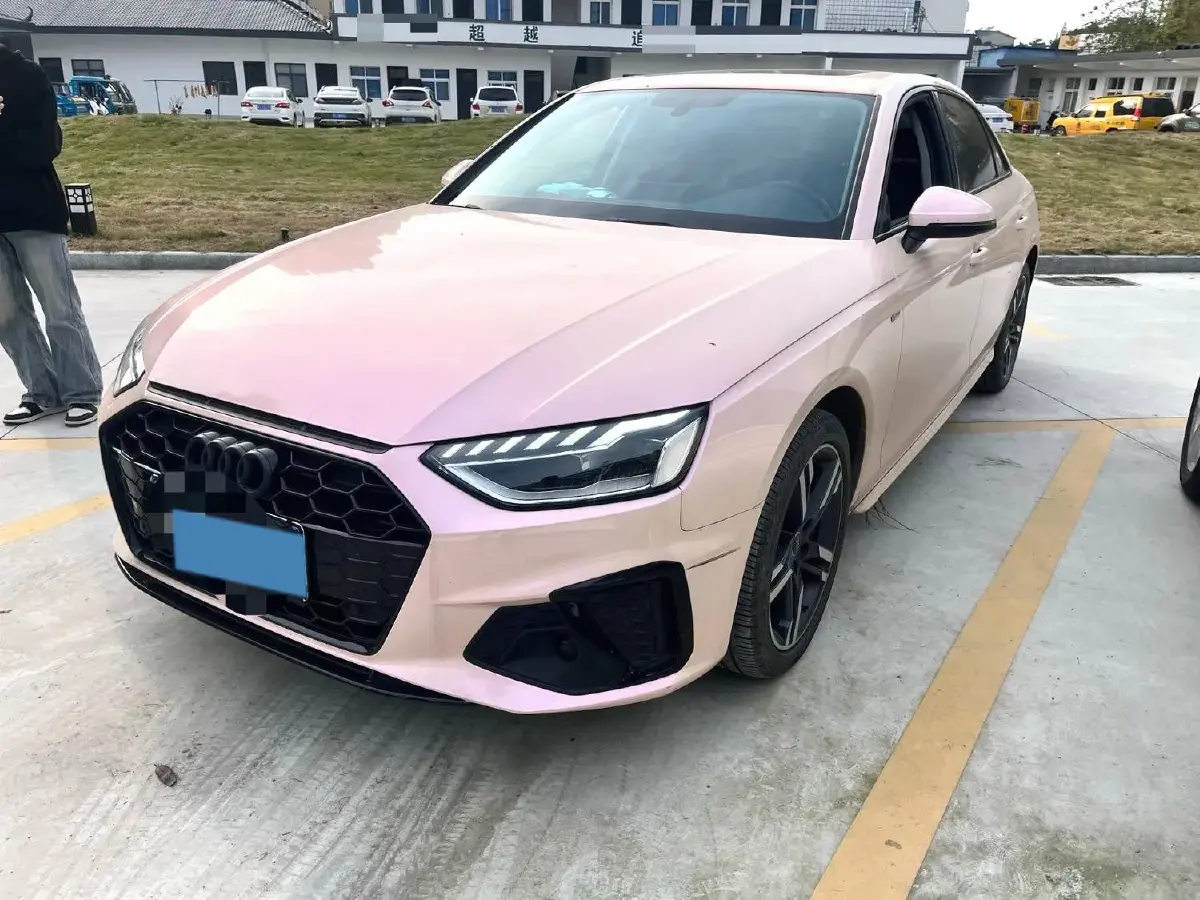 2022 Audi A4L 2.0T 190HP L4 7DCT