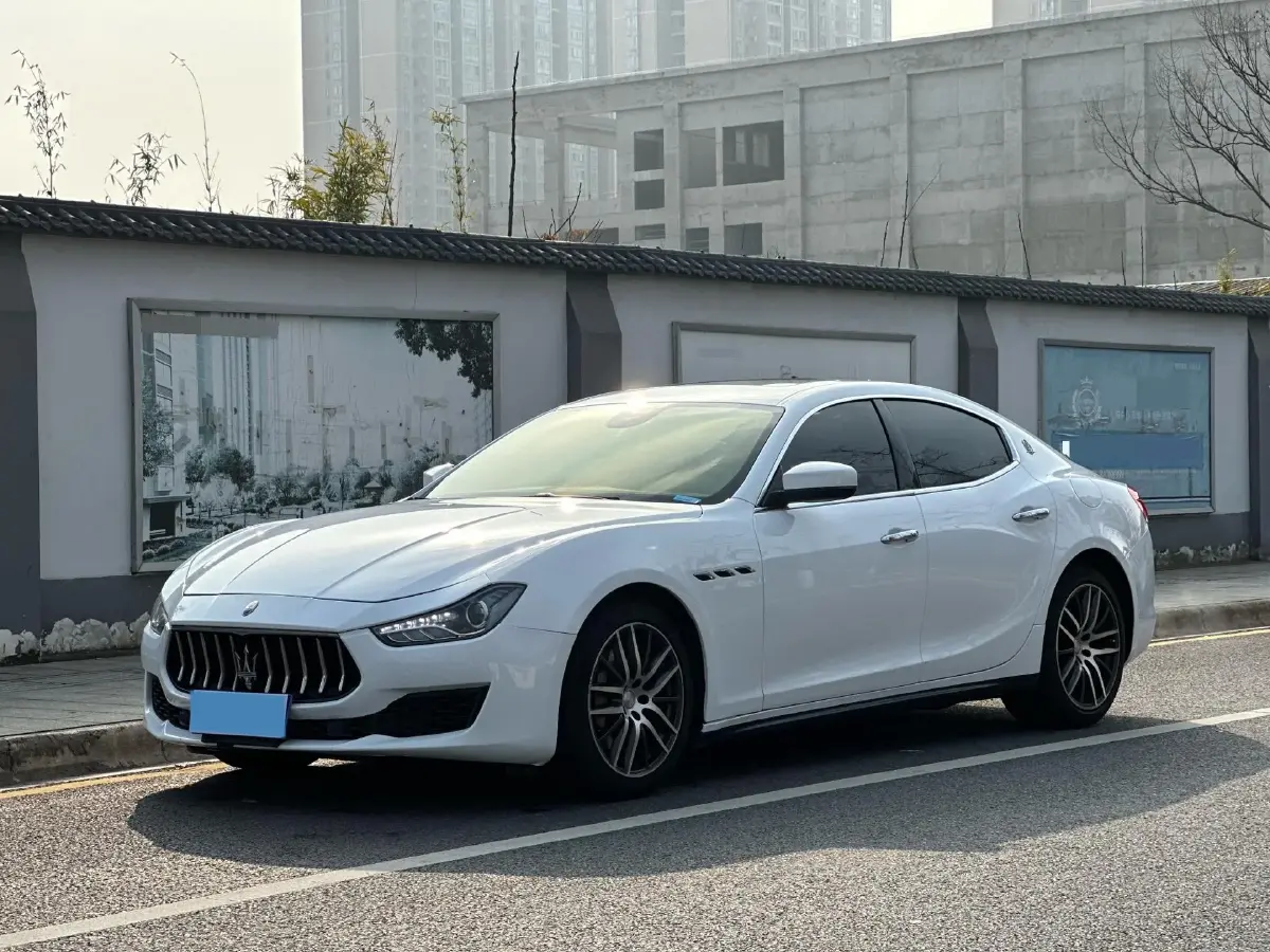 2018 Maserati Ghibli 3.0T 350HP V6 8AT