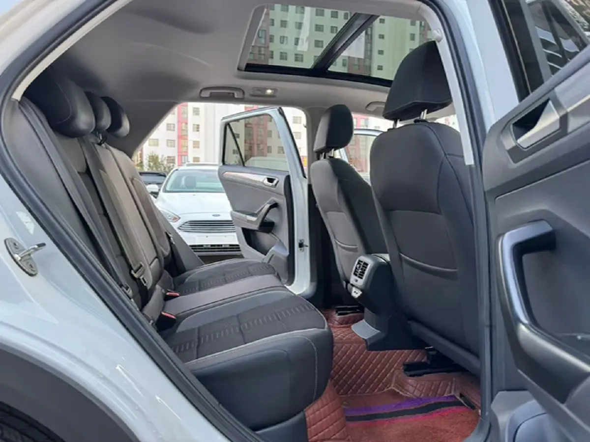 2021 Volkswagen T-Roc 1.4T 150HP L4 7DCT,autocango,china used car exporter,china ev exporter,chinese used car exporter,chinese used ev exporter