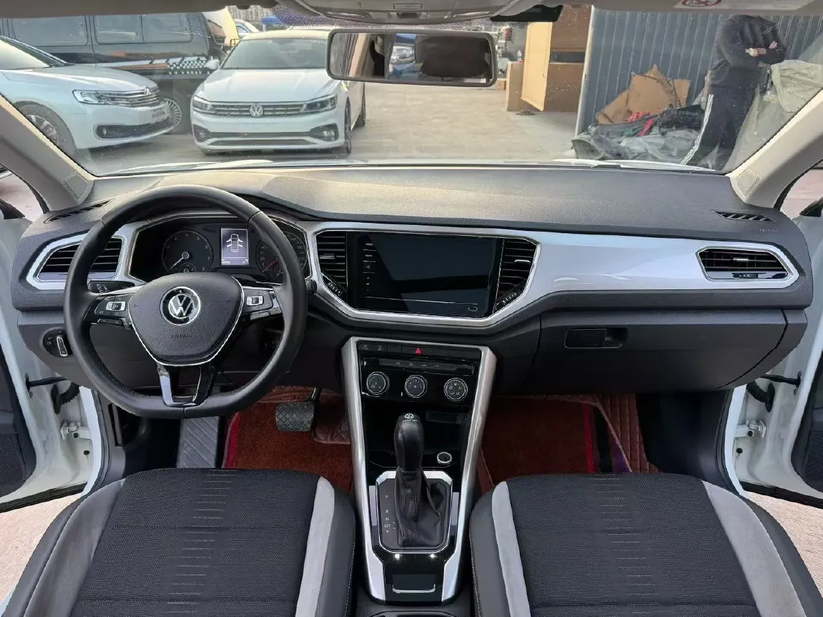 2021 Volkswagen T-Roc 1.4T 150HP L4 7DCT,autocango,china used car exporter,china ev exporter,chinese used car exporter,chinese used ev exporter