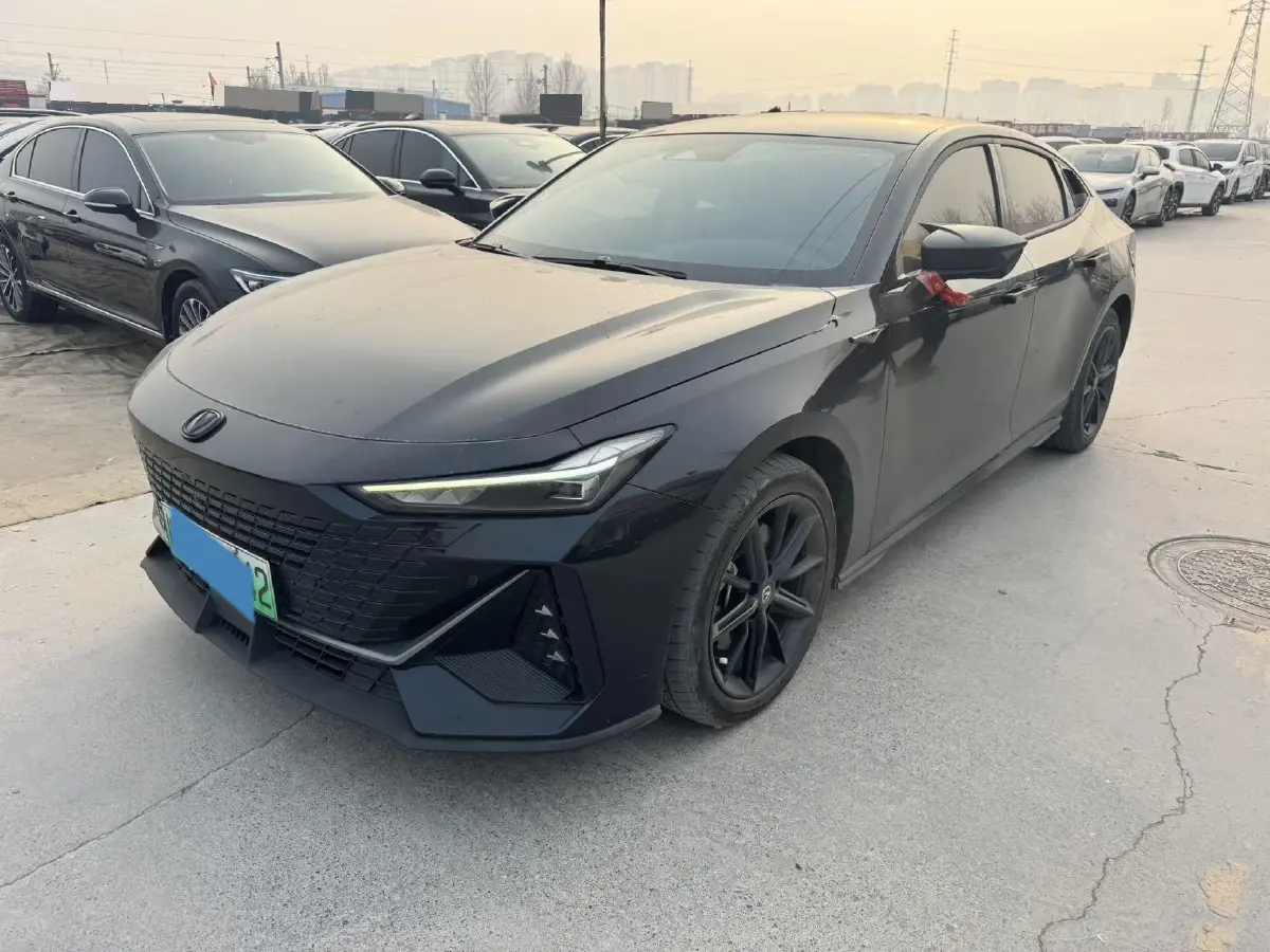 2023 ChangAn UNI-V iDD 1.5T 170HP L4 6TCT PHEV 18.4KWH