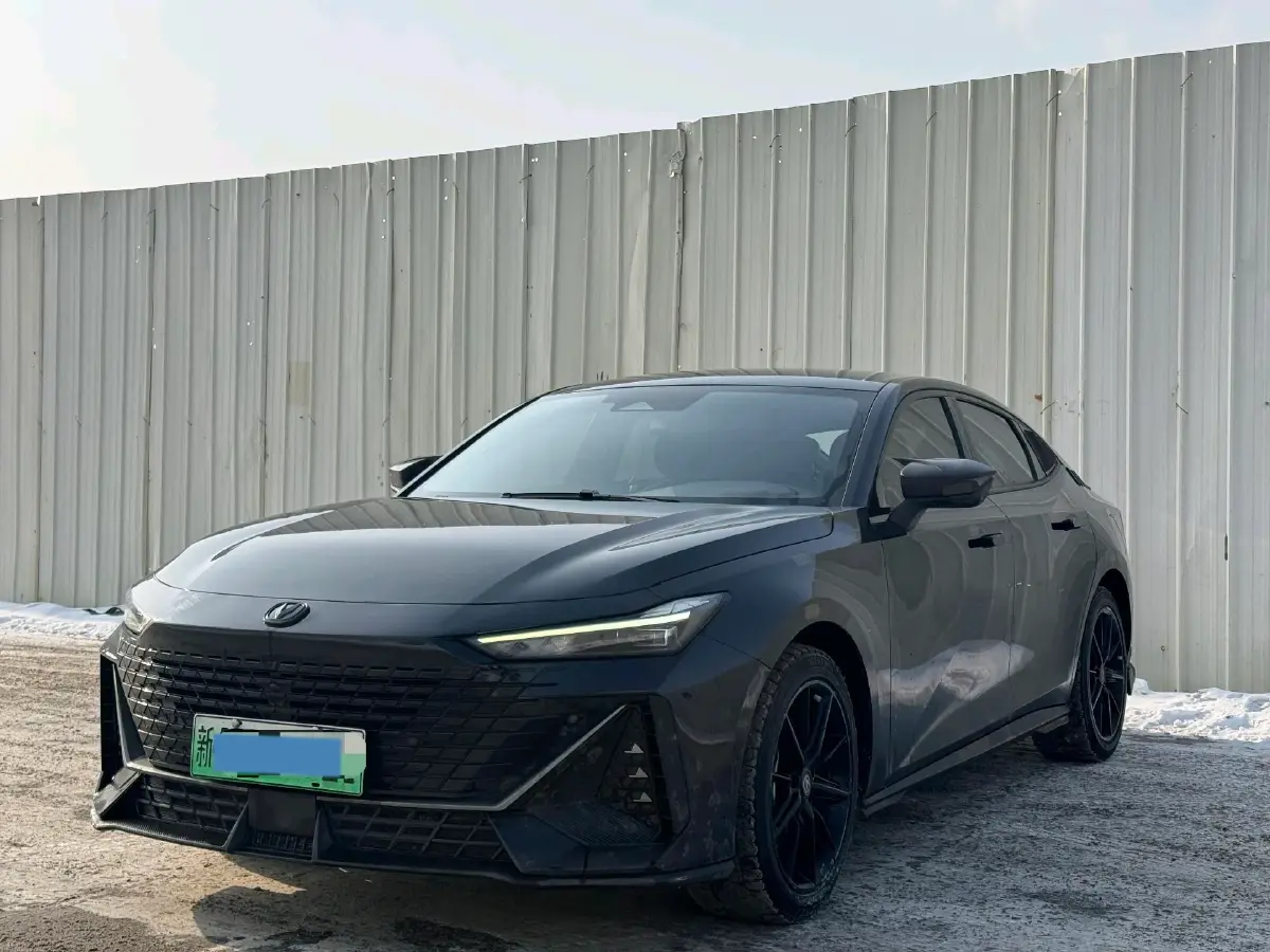 2023 ChangAn UNI-V iDD 1.5T 170HP L4 6TCT PHEV 18.4KWH