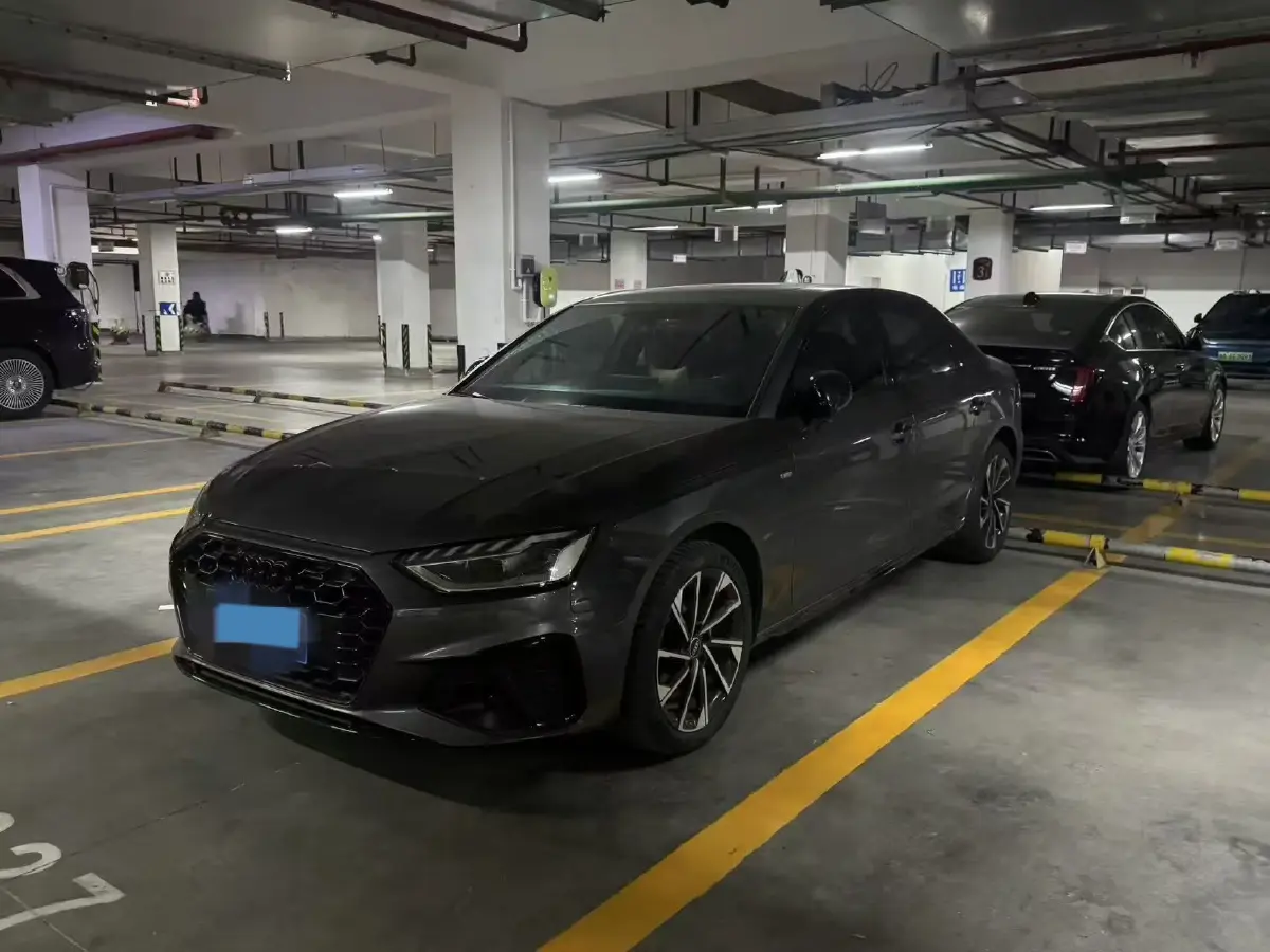 2023 Audi A4L 2.0T 190HP L4 7DCT