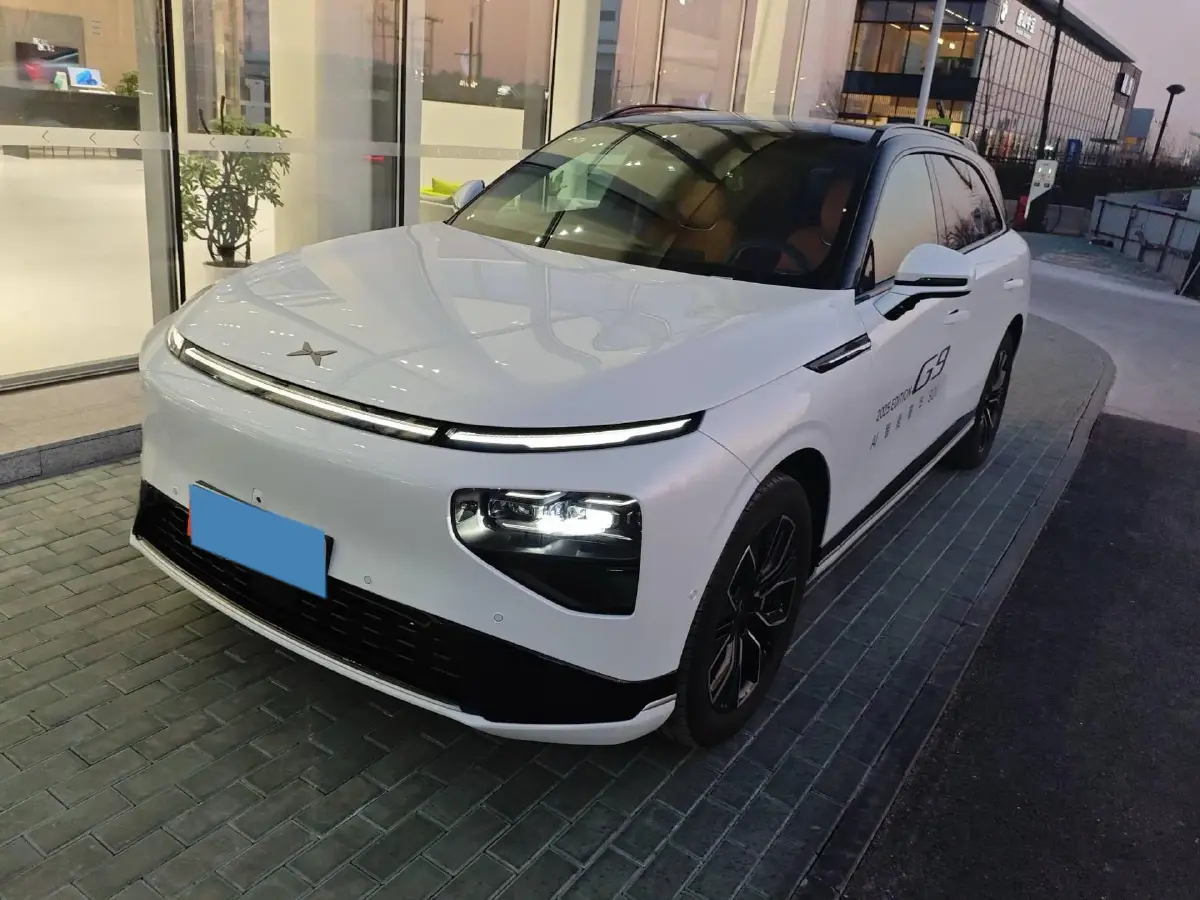 2025 Xpeng G9 BEV 79KWH