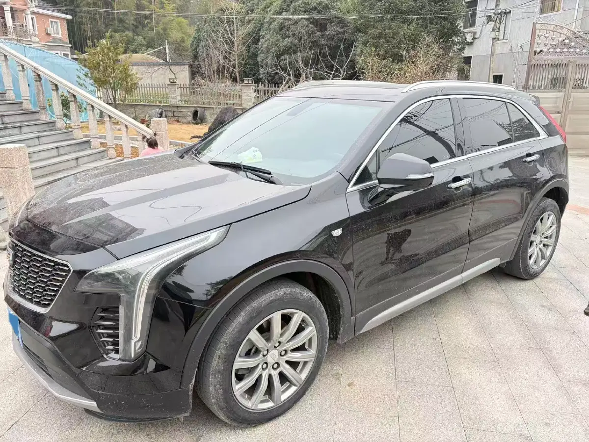 2020 Cadillac XT4 2.0T 241HP L4 9AT