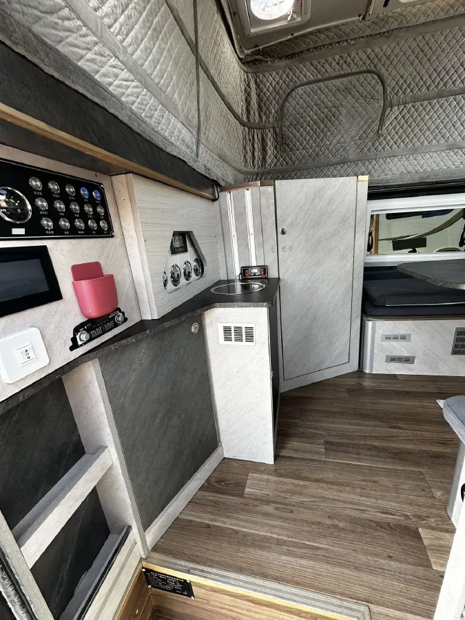 2022 ChangAn FengJing RV 2.4T 211HP L4 6AT,autocango,china used car exporter,china ev exporter,chinese used car exporter,chinese used ev exporter