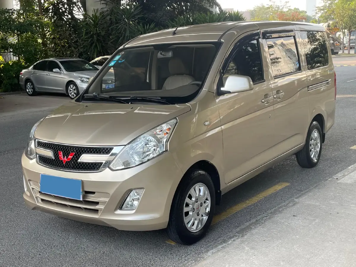 2018 WuLing RongGuang V 1.2L 88HP L4 5MT