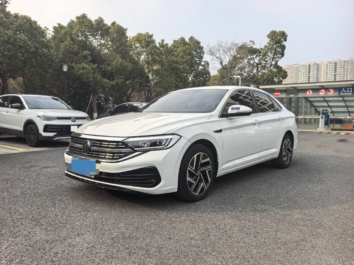 2023 Volkswagen Sagitar 1.5T 160HP L4 7DCT