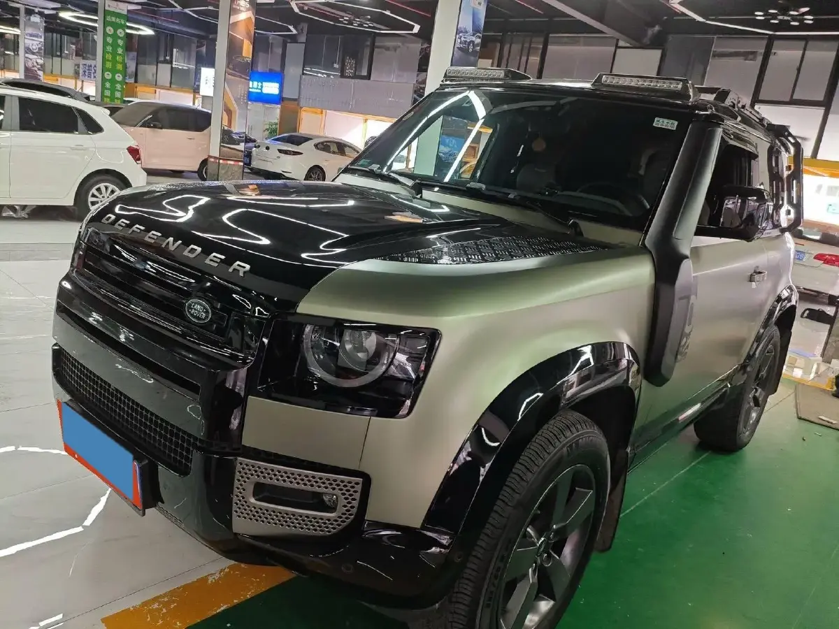 2022 Land Rover Defender 2.0T 300HP L4 8AT