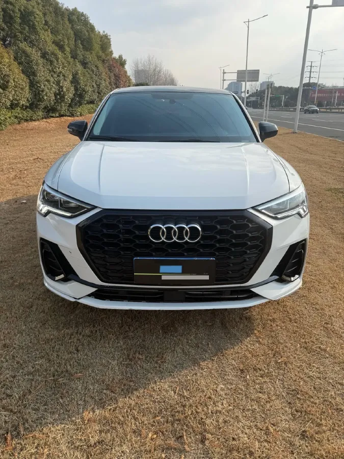 2022 Audi Q3 Sportback 2.0T 186HP L4 7DCT,autocango,china used car exporter,china ev exporter,chinese used car exporter,chinese used ev exporter