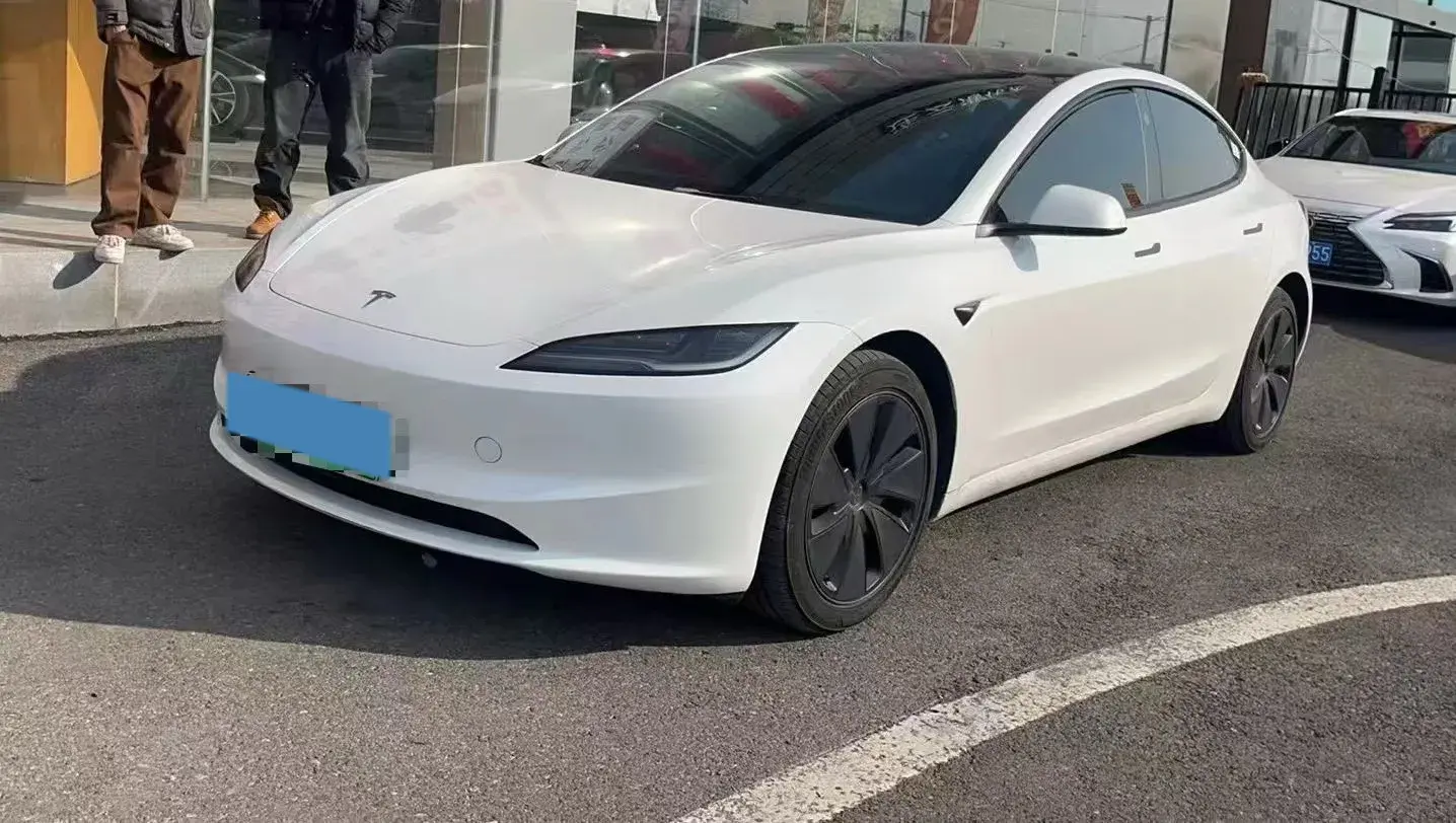 2025 Tesla Model 3 BEV 62.5KWH