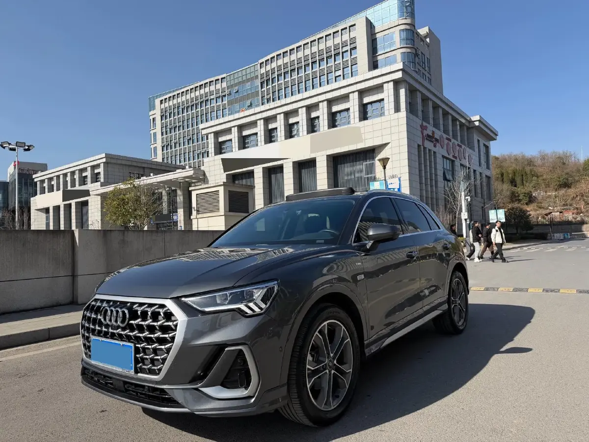 2024 Audi Q3 1.5T 160HP L4 7DCT