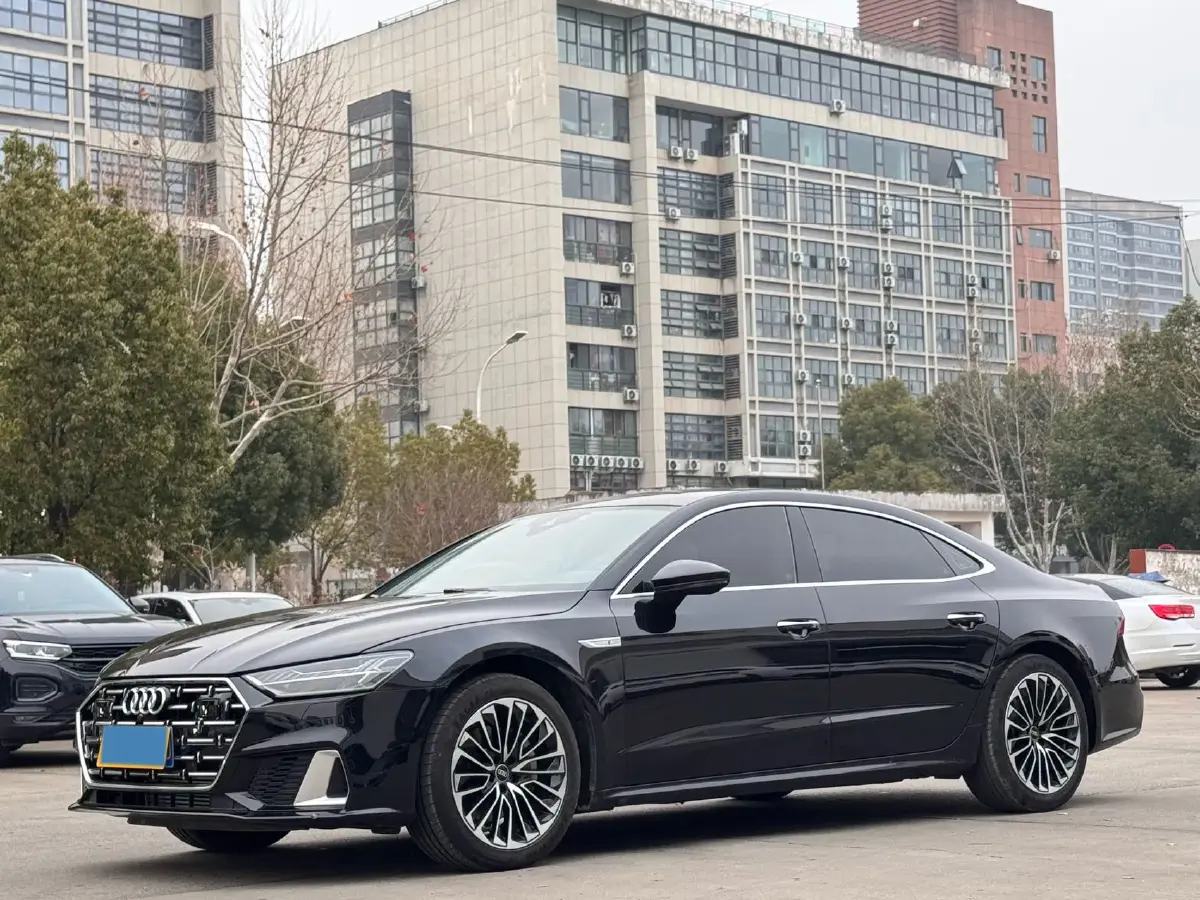 2024 Audi A7L 2.0T 245HP L4 7DCT