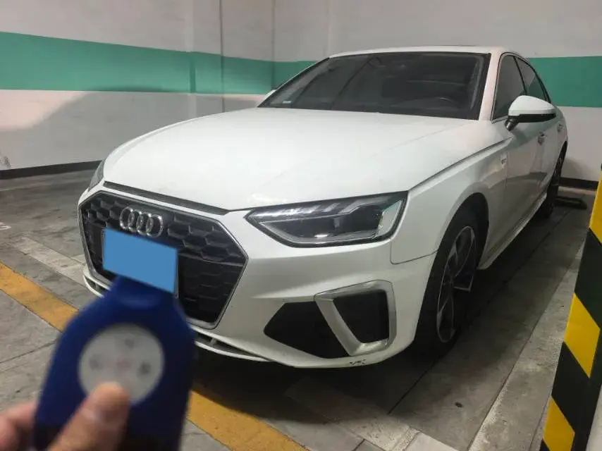 2022 Audi A4L 2.0T 190HP L4 7DCT