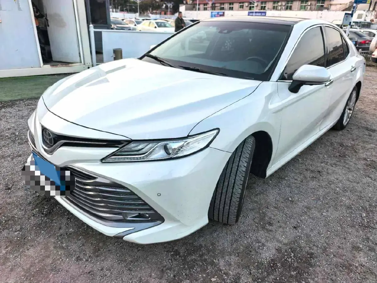 2019 Toyota Camry 2.5L 209HP L4 8AT