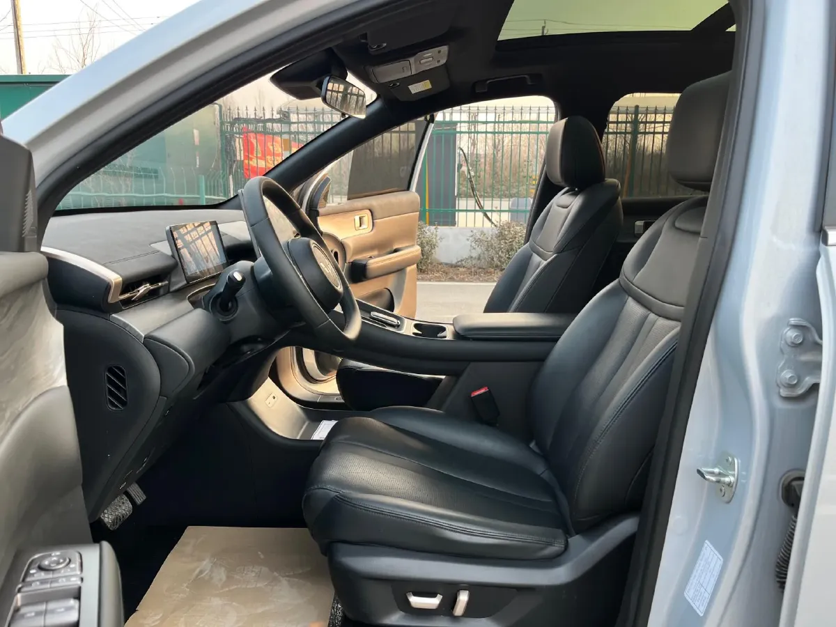 2024 WuLing XingGuangS 1.5L 106HP L4 E-CVT PHEV 20.5KWH,autocango,china used car exporter,china ev exporter,chinese used car exporter,chinese used ev exporter