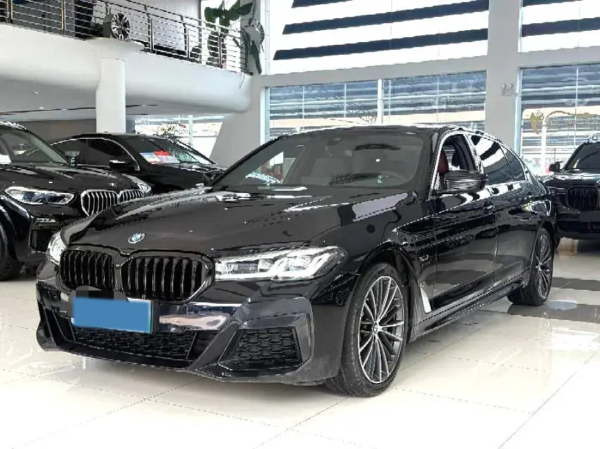 2022 BMW 5 Series 2.0T 184HP L4 8AT PHEV 17.7KWH