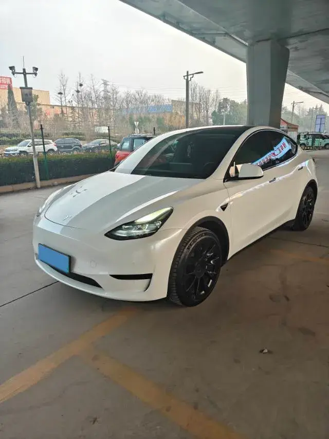 2022 Tesla Model Y BEV 60KWH