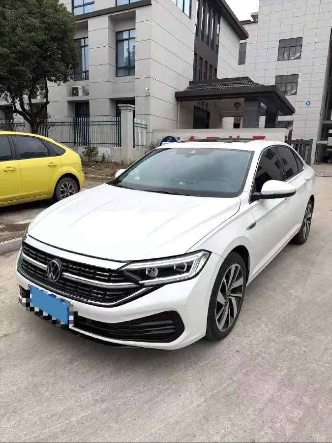 2023 Volkswagen Sagitar 1.5T 160HP L4 7DCT