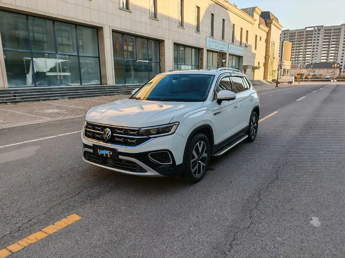 2023 Volkswagen Tayron 2.0T 186HP L4 7DCT