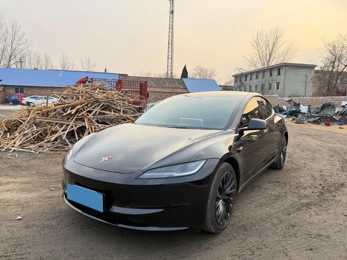 2025 Tesla Model 3 BEV 62.5KWH