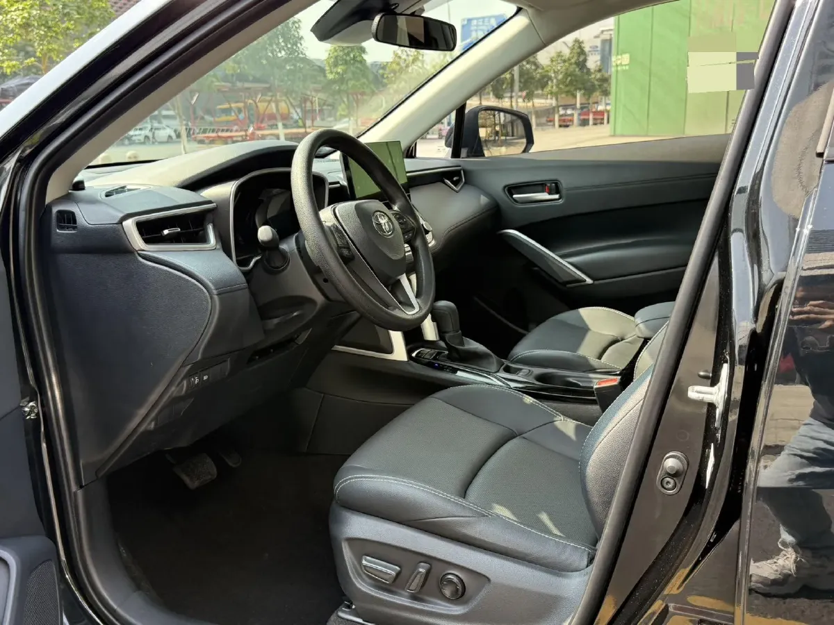 2023 Toyota Frontlander 2.0L 171HP L4 CVT,autocango,china used car exporter,china ev exporter,chinese used car exporter,chinese used ev exporter