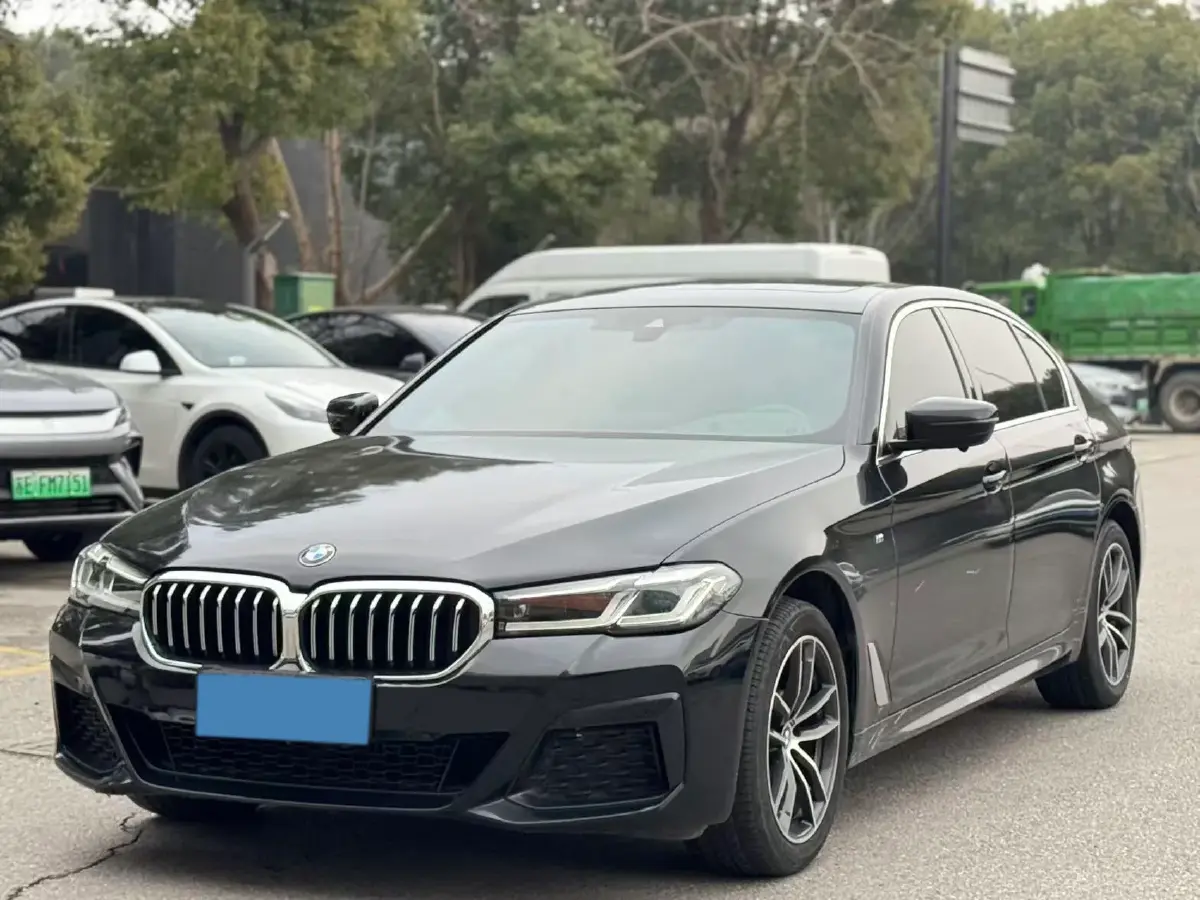 2022 BMW 5 Series 2.0T 184HP L4 8AT