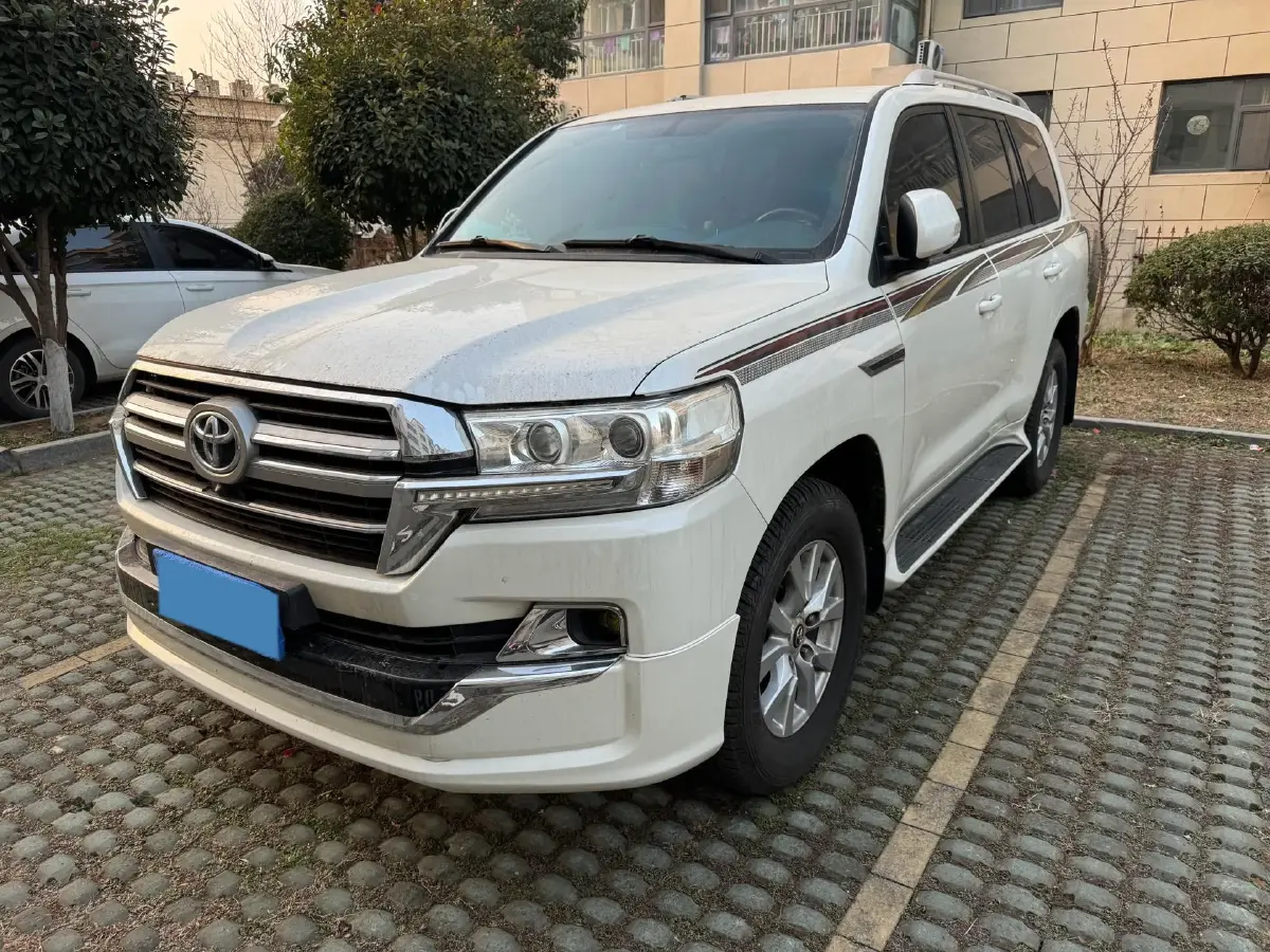 2016 Toyota Land Cruiser 4.0L 275HP V6 5AT