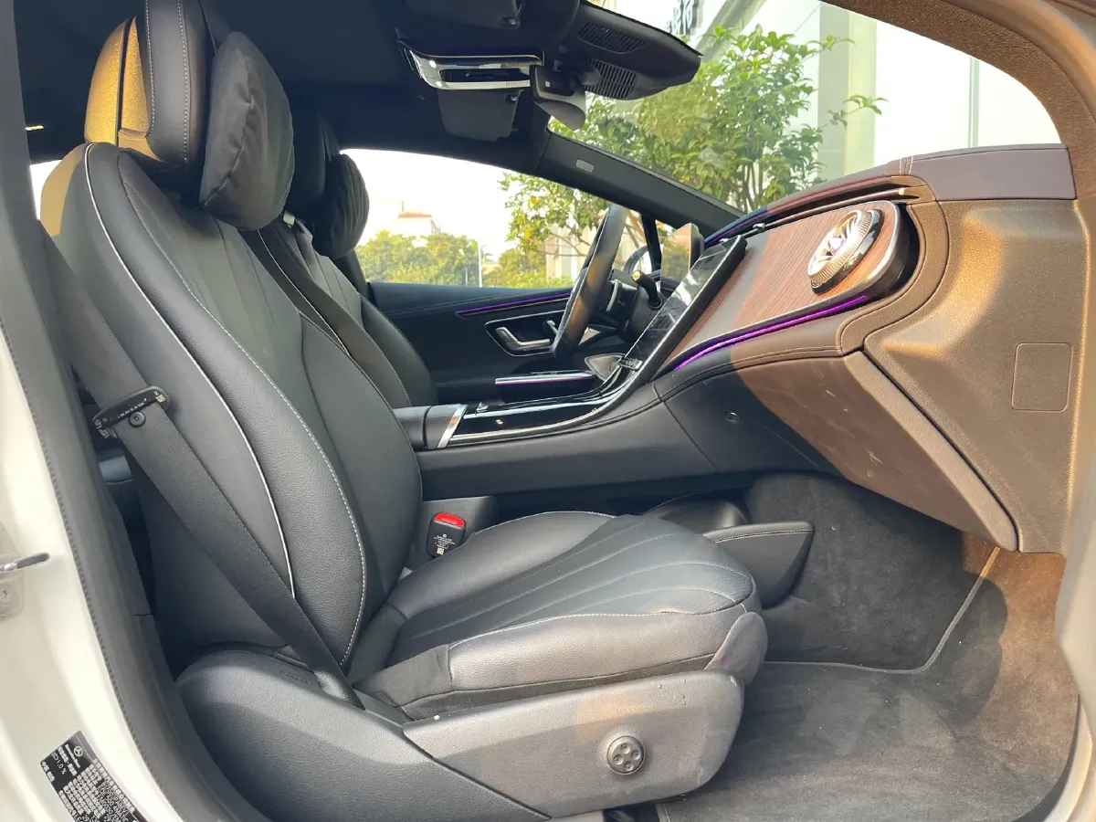 2025 Mercedes-Benz EQE Class BEV 96.1KWH,autocango,china used car exporter,china ev exporter,chinese used car exporter,chinese used ev exporter