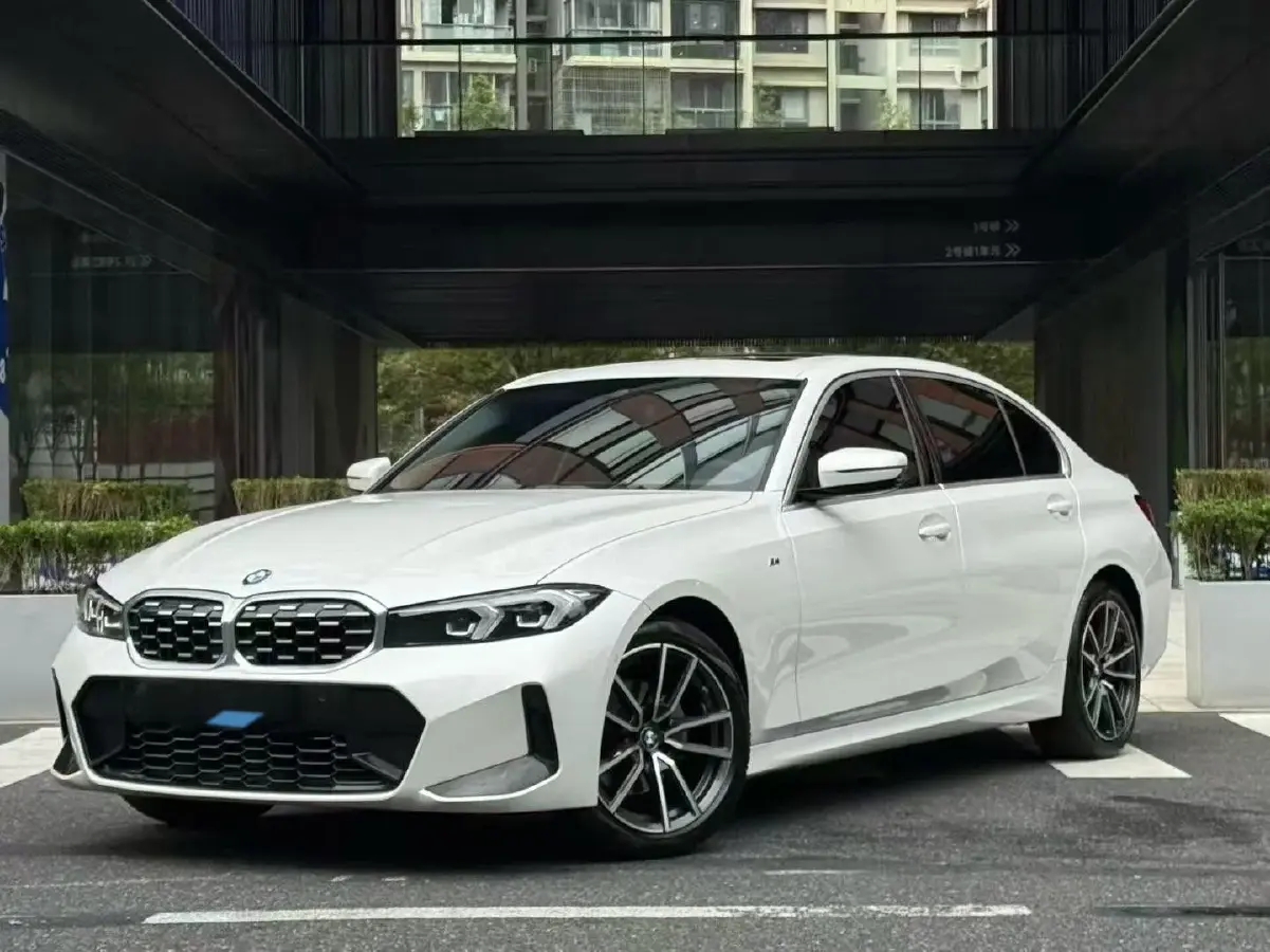 2024 BMW 3 Series 2.0T 184HP L4 8AT