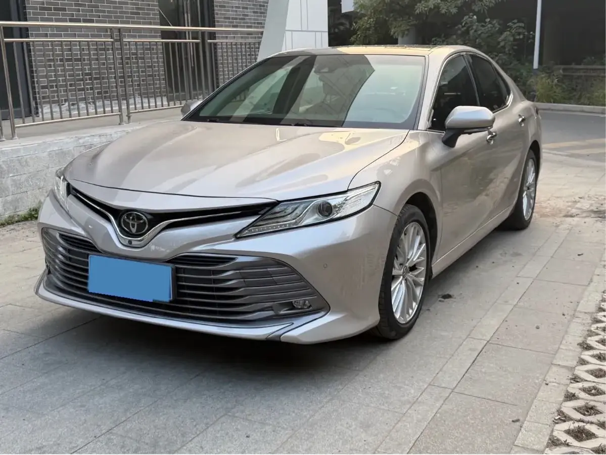 2018 Toyota Camry 2.5L 209HP L4 8AT
