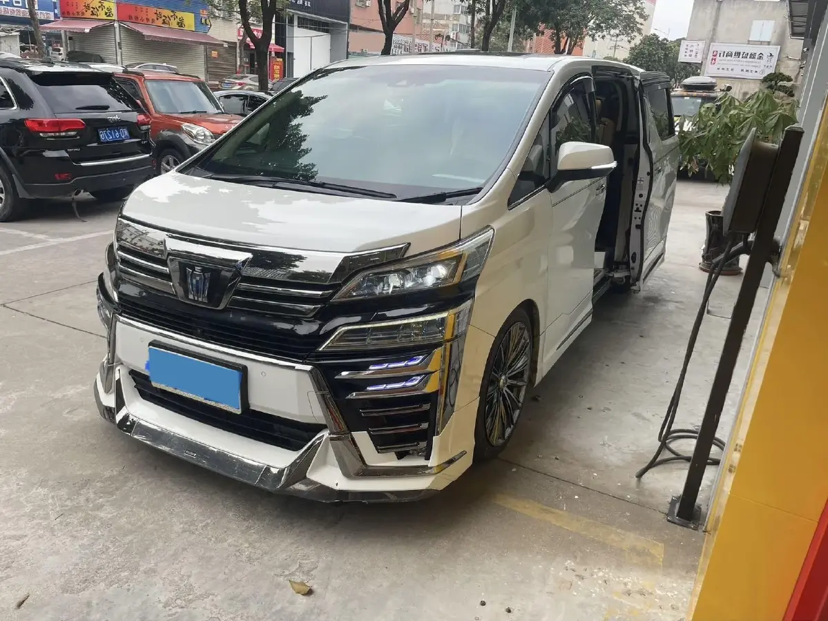 2020 Toyota Vellfire 2.5L 117HP L4 E-CVT Hybrid