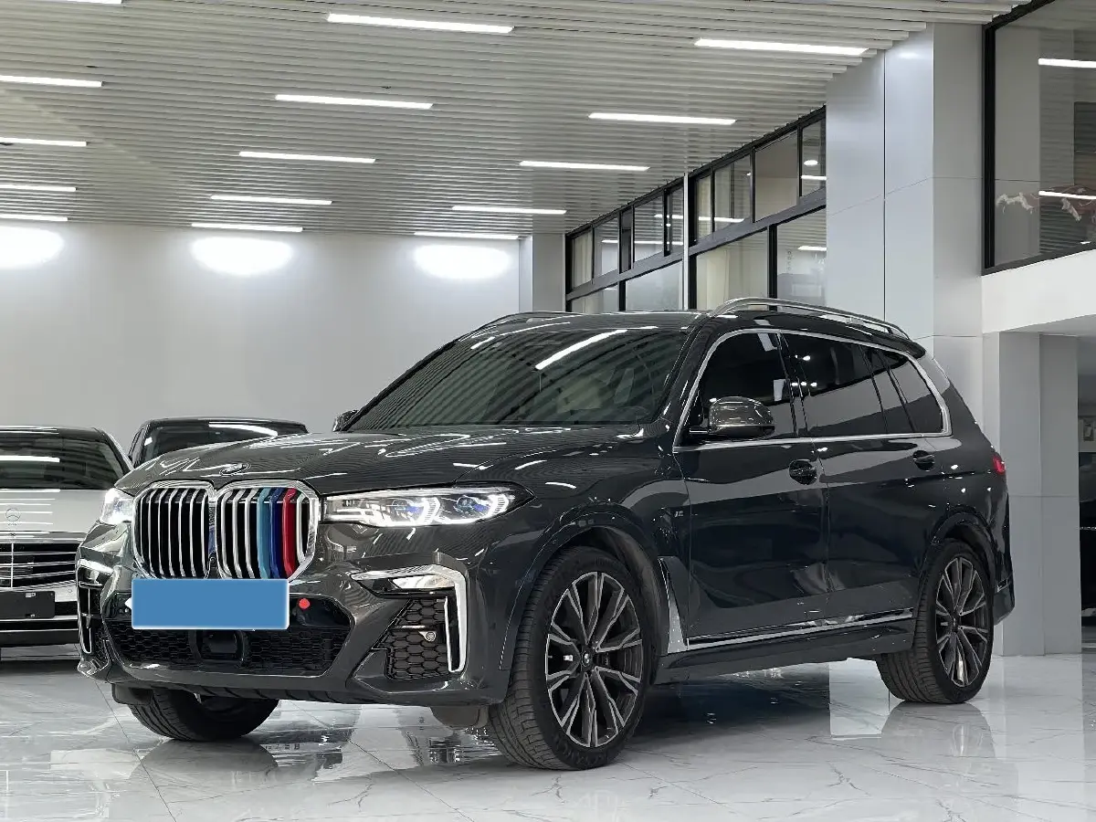 2021 BMW X7 3.0T 340HP L6 8AT