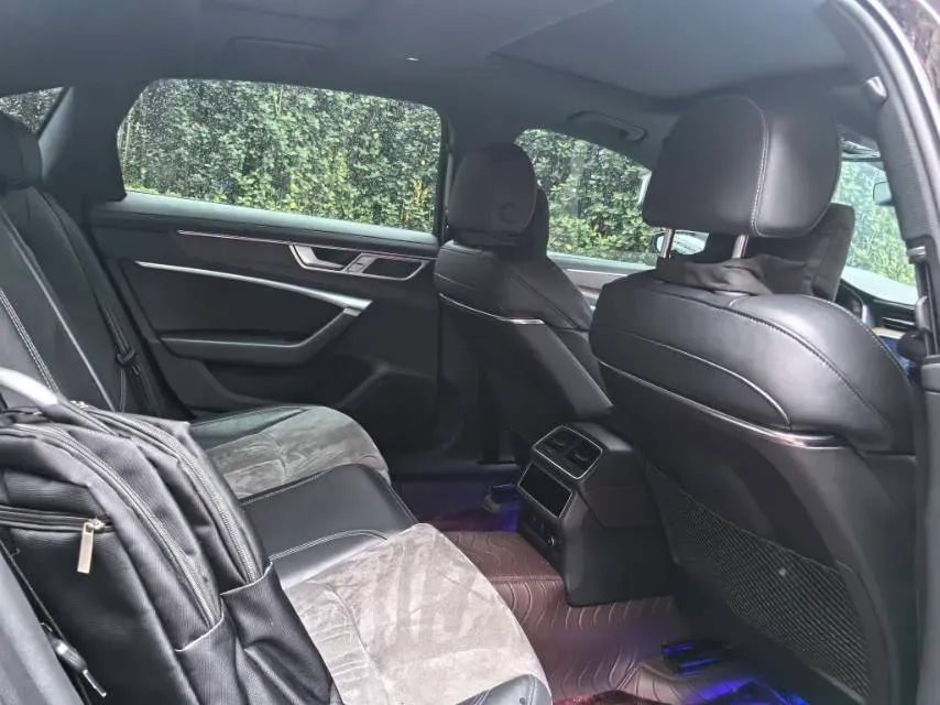 2023 Audi A6L 2.0T 245HP L4 7DCT,autocango,china used car exporter,china ev exporter,chinese used car exporter,chinese used ev exporter