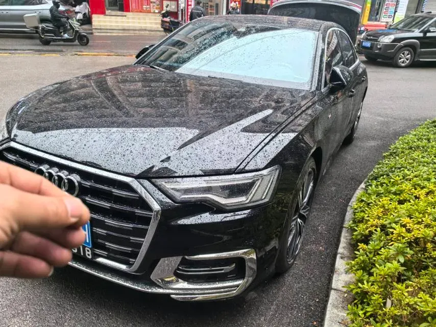2023 Audi A6L 2.0T 245HP L4 7DCT,autocango,china used car exporter,china ev exporter,chinese used car exporter,chinese used ev exporter