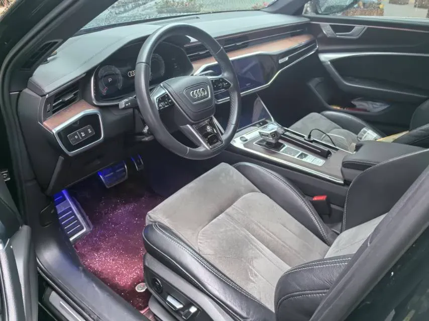 2023 Audi A6L 2.0T 245HP L4 7DCT,autocango,china used car exporter,china ev exporter,chinese used car exporter,chinese used ev exporter