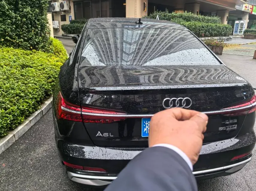 2023 Audi A6L 2.0T 245HP L4 7DCT,autocango,china used car exporter,china ev exporter,chinese used car exporter,chinese used ev exporter