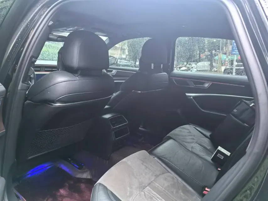 2023 Audi A6L 2.0T 245HP L4 7DCT,autocango,china used car exporter,china ev exporter,chinese used car exporter,chinese used ev exporter