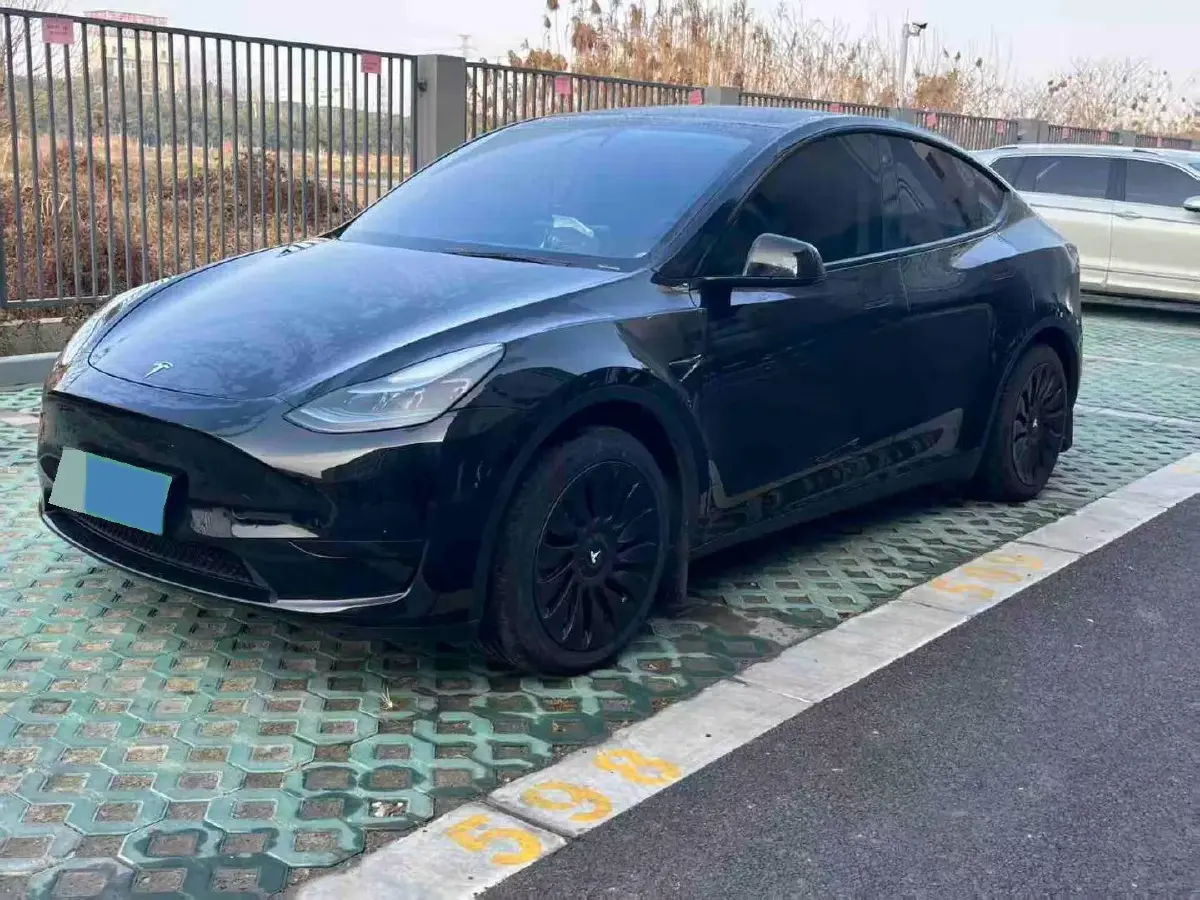 2022 Tesla Model Y BEV 60KWH