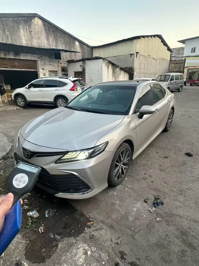 2021 Toyota Camry 2.5L 209HP L4 8AT