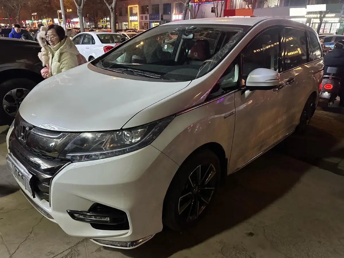 2019 Honda Odyssey 2.0L 146HP L4 E-CVT Hybrid