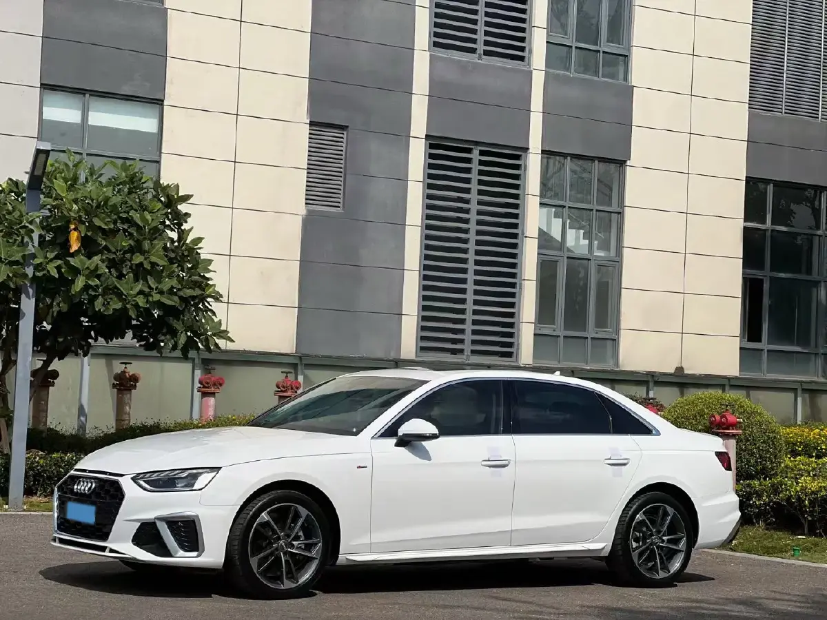 2021 Audi A4L 2.0T 190HP L4 7DCT