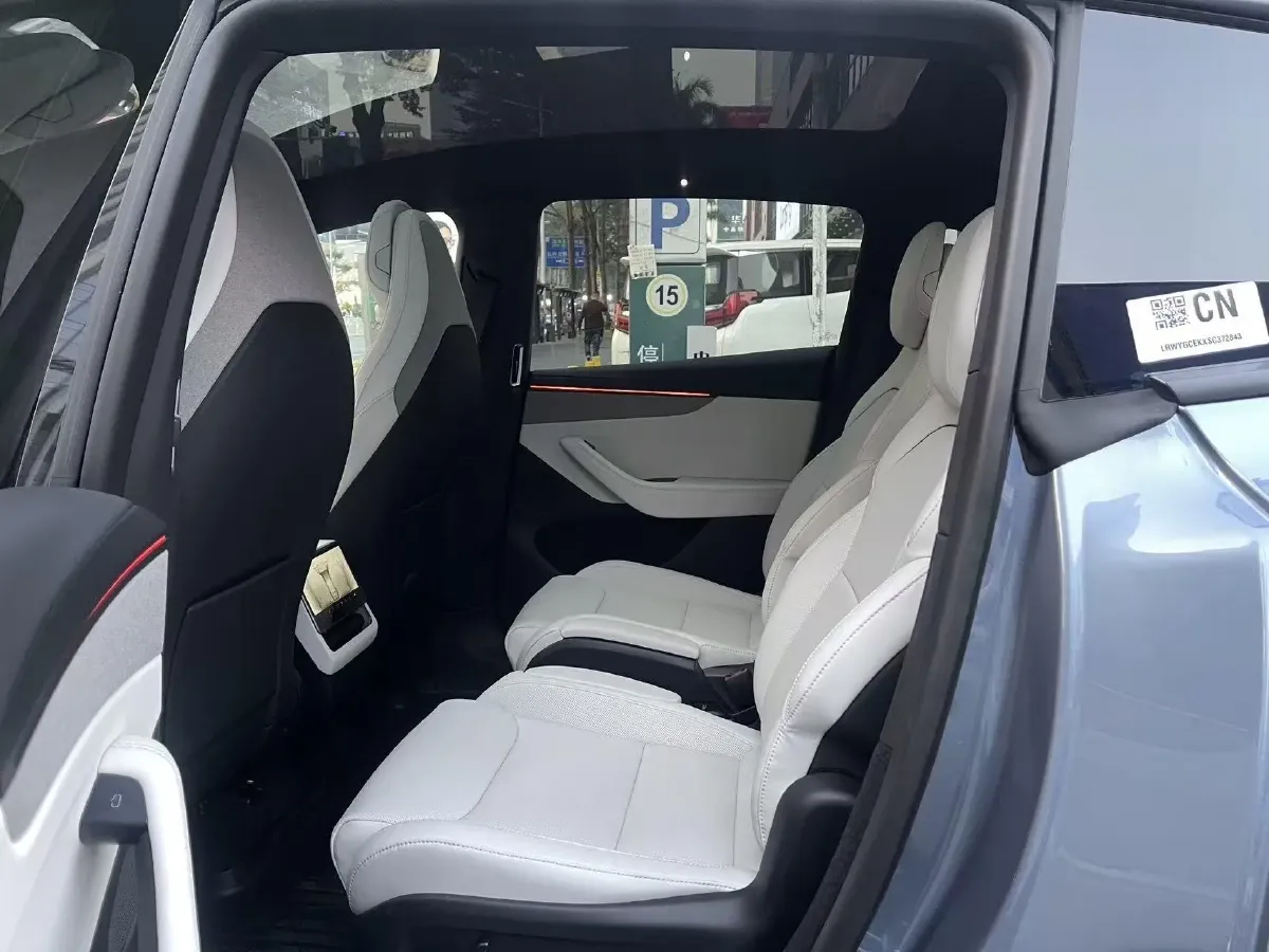 2025 Tesla Model Y L BEV,autocango,china used car exporter,china ev exporter,chinese used car exporter,chinese used ev exporter