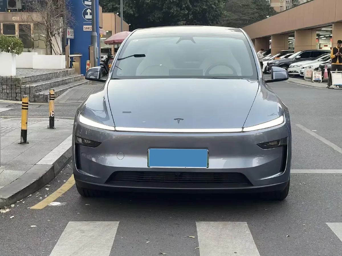 2025 Tesla Model Y L BEV,autocango,china used car exporter,china ev exporter,chinese used car exporter,chinese used ev exporter