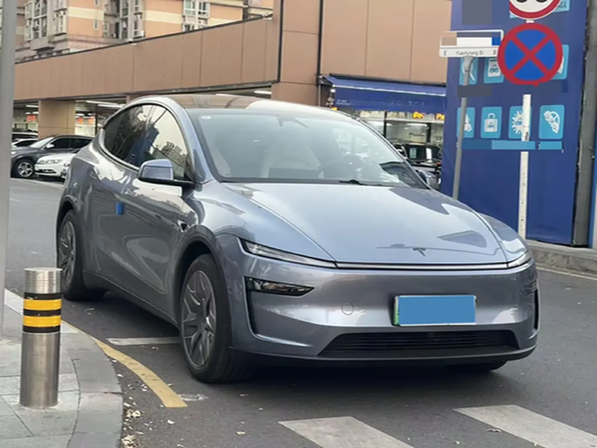 2025 Tesla Model Y L BEV,autocango,china used car exporter,china ev exporter,chinese used car exporter,chinese used ev exporter