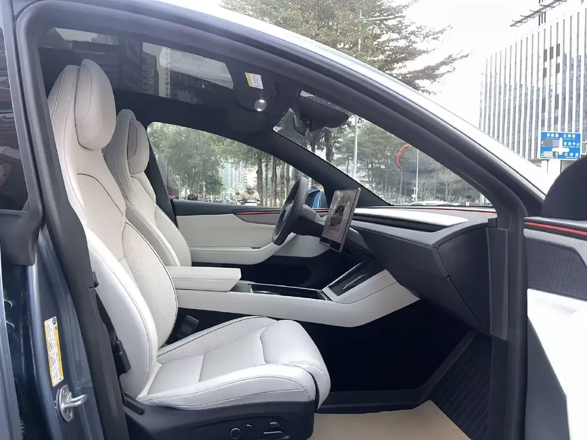 2025 Tesla Model Y L BEV,autocango,china used car exporter,china ev exporter,chinese used car exporter,chinese used ev exporter