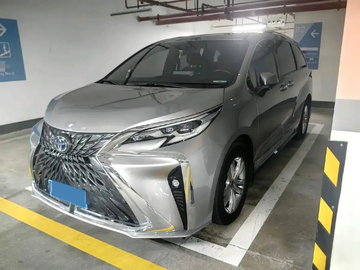 2021 Toyota Sienna 2.5L 192HP L4 E-CVT Hybrid